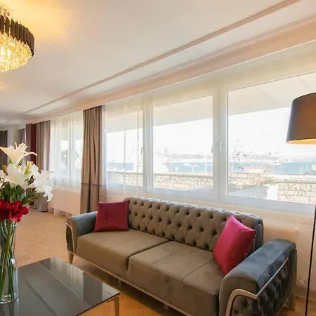Opulent Bosphorus View Apartment *